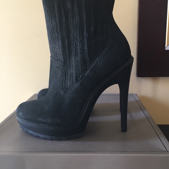 BCBG MAXAZRIA suede boots NIB - Picture 5 of 5
